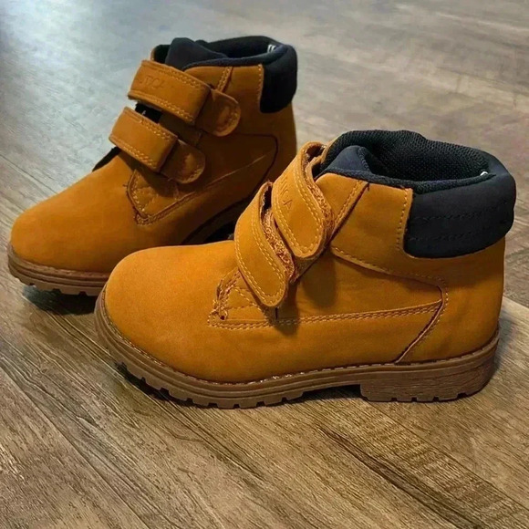 Nautica Chukka Boots/Booties vegan leather/suede,velcro,rugged sole-easy slip on - Picture 1 of 11